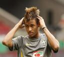 Neymar: "No creo que haya que salir fuera para crecer"