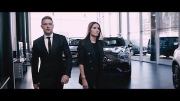 Joaqu¨ªn y su mujer se visten de James Bond en el nuevo anuncio de Mercedes: agente 017