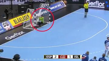 Los Hispanos nunca se encontraron un gol así: atentos al portero islandés