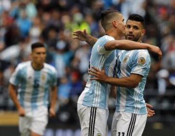 Celebración del gol de Erik Lamela, primer tanto del partido.