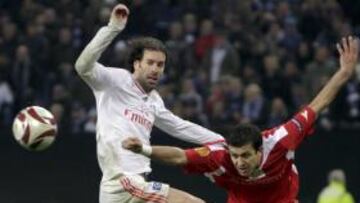 <b>OTRO TANTO. </b>Van Nistelrooy hizo un gol y pudo marcar más.