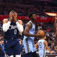 Los Grizzlies ganan a los Clippers un duelo en la UVI