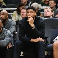 Giannis Antetokounmpo on trade talks: “It doesn’t affect my work”