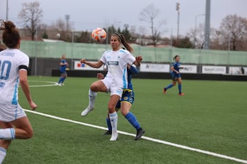 Eli del Estal, controlando un balón en un partido del Nápoles.