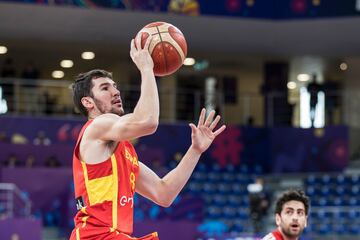 El microondas de la Selección, como ya demostró en el pasado Eurobasket ante Montenegro y Finlandia, por ejemplo. Su imprevisibilidad, su descaro en el uno contra uno y su buena mano desde el triple le convierten en un jugador que puede cambiar la dinámica de un partido o revolucionarlo. En el Barça también lo han visto así. La Mamba Vasca cambia el próximo curso Málaga por la Ciudad Condal.  