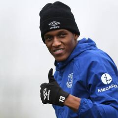 Yerry Mina estaría disponible para enfrentar al Manchester United