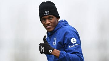 Yerry Mina estaría disponible para enfrentar al Manchester United