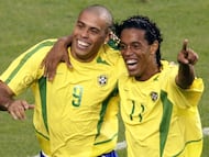 A lo largo de las 22 ediciones de la Copa del Mundo, muchos elementos nacidos en territorio latinoamericano han brillado. Brasil, Argentina, Uruguay y México están representados en esta lista.