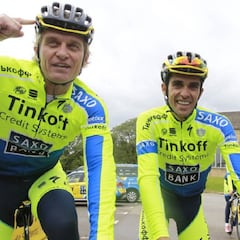 Tinkov ataca de nuevo: "¿Alguien sabe cuánto se cae Contador?"