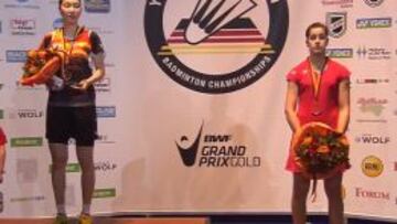 Sung Ji y Carolina Marín.