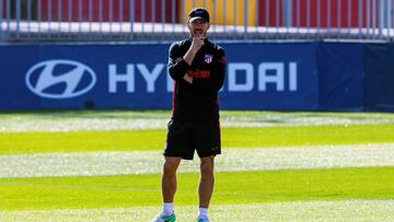 Simeone, en un entrenamiento con el Atlético.
