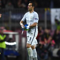 Claudio Bravo sufrió la séptima expulsión de su carrera