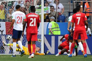 El defensa panameño Felipe Baloy hizo historia en el fútbol panameño al anotar el primer gol de Panamá en un mundial. El tanto valió para maquillar el resultado final.