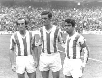 Vicente del Bosque con sus compañeros del Córdoba. Jugó cedido allí en la temporada 1971-1972.