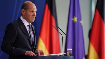 BERLIN, GERMANY - APRIL 19: Olaf Scholz, Chancellor of Germany issues a statement following a virtual meeting with world leaders at the Chancellery on April 19, 2022 in Berlin, Germany. Chancellor Scholz joined in discussions with leaders of the United St