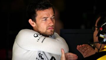 Jolyon Palmer en el box de Renault en Austria.