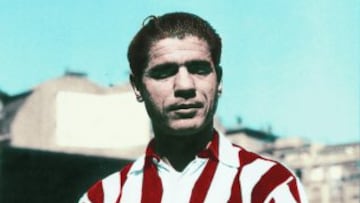 Agustín 'Piru' Gaínza, otro mítico de Athletic de Bilbao, es el número dos de la lista. Disputó 99 partidos y marcó 30 goles.