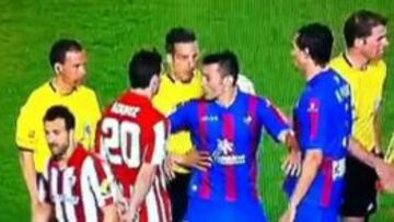 Barral, en la escenificación que le costó la roja.