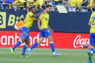 1-1. Rub¨¦n Sobrino marca el primer gol.l.