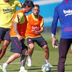 Oficial: Messi tiene una contractura en el cuádriceps