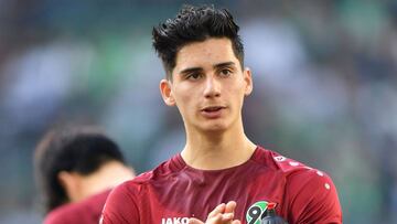 El estadounidense-mexicano-chileno debut&oacute; con el Hannover con 18 a&ntilde;os y su juventud lo pone como el segundo m&aacute;s precoz de USA y el m&aacute;s novel de M&eacute;xico y de Chile.