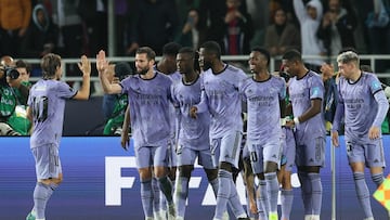 Los jugadores del Madrid celebran uno de sus goles al Al Ahly.