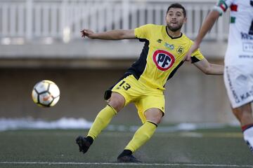 Luego de muchos años en la U, el zaguero se marchó para actuar por Belgrano de Córdoba, en Argentina, y en el Lorca de España. En 2017, retornó al torneo local defendiendo a San Luis.