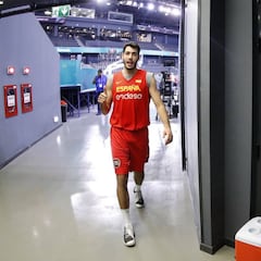 Álex Abrines, un adiós triste y solitario a las seis de la mañana