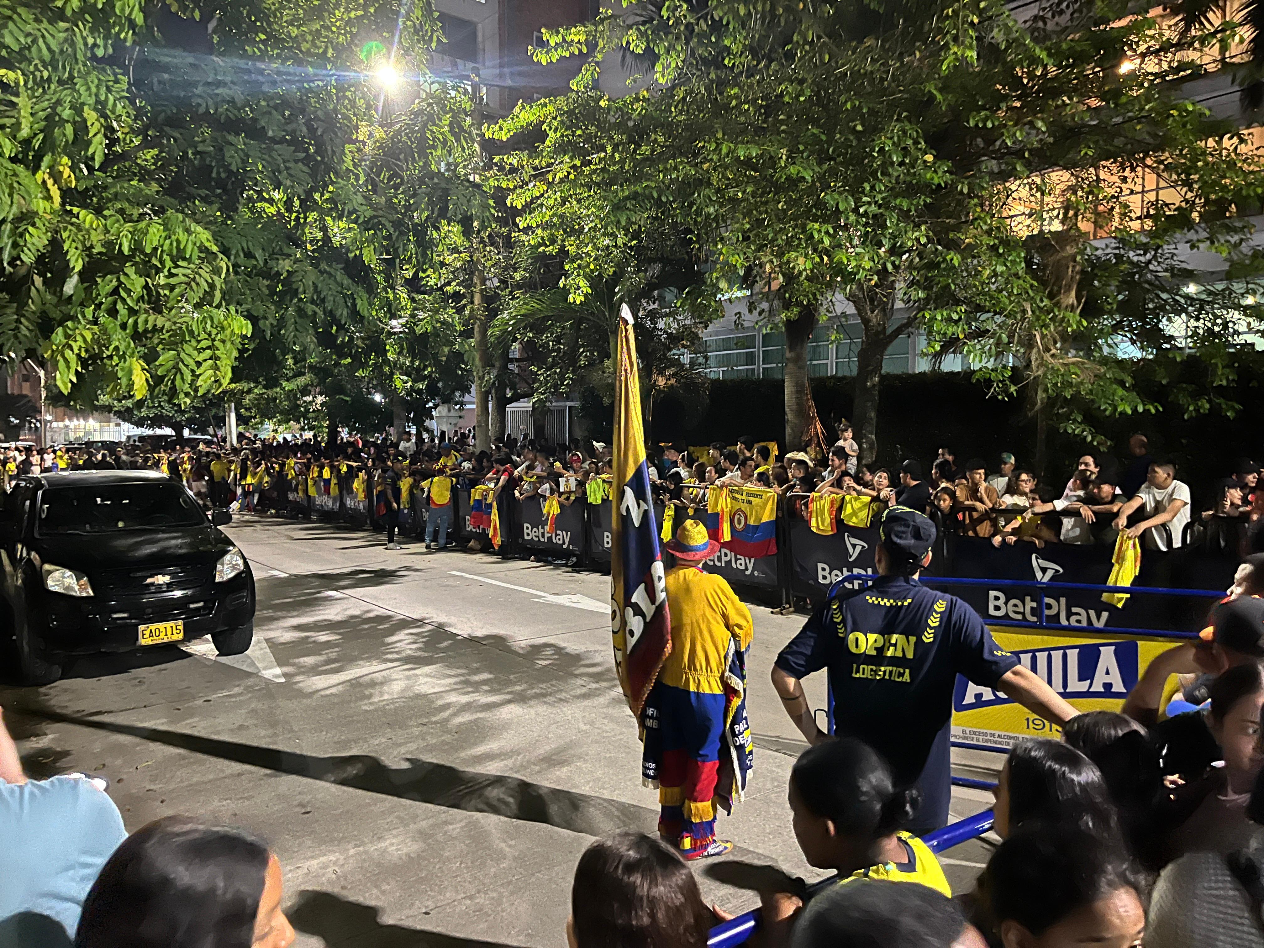 Así fue el banderazo para apoyar a Colombia antes de Chile