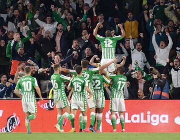 1-0. Sidney celebró el primer gol.