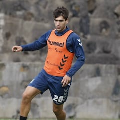 El Sabadell negocia para atar al mediocentro Undabarrena