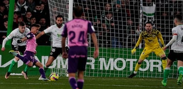 Más corazón que fútbol en un partido a tirones