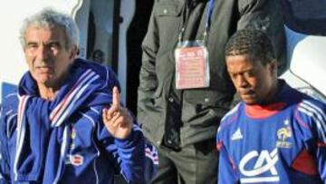 Thuram pide que Evra no vuelva a vestir la camiseta de Francia