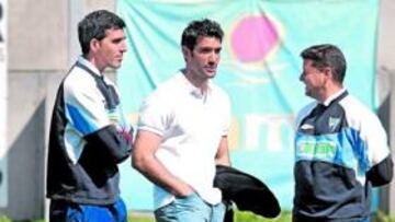 <b>UNA FOTO POSIBLE. </b>Fernando Sanz, junto a Muñiz y Ricardo Rodríguez (hoy director deportivo).