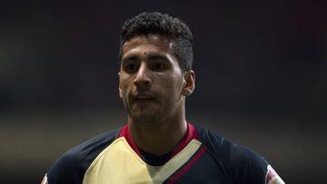 El atacante paraguayo del América expresó que vive una persecución por parte del silbante Marco Ortiz, razón por la el técnico Herrera decidió sacarlo tempranamente en el juego.