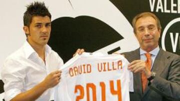 <b>FUTURO INCIERTO.</b> Villa tiene contrato hasta 2014, pero podría salir del Valencia este verano.