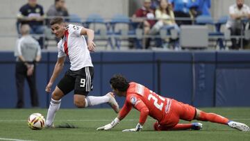 River Plate's Julian Alvarez (9) drives past Club America goalie Oscar Jimenez to score a goal during the first half of a Colossus Cup soccer match Saturday, July 6, 2019, in Seattle. (AP Photo/Elaine Thompson)