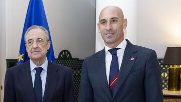 Florentino P¨¦rez y Luis Rubiales, durante un acto.