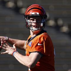 How many times has Joe Burrow played in the Super Bowl? How many rings has he won?