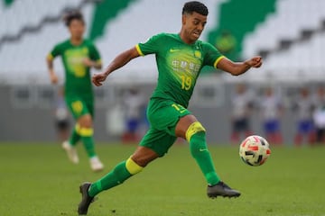 Beijing's forward Alan controls the ball during the AFC Champions League round of 16 football match between China's Beijing FC and Japan's FC Tokyo on December 6, 2020 at the Education City Stadium in the Qatari city of Ar-Rayyan. (Photo by KARIM JAAFAR /