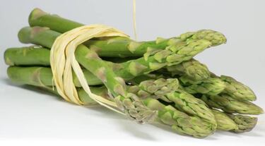 Los 9 alimentos que nunca debes calentar en el microondas