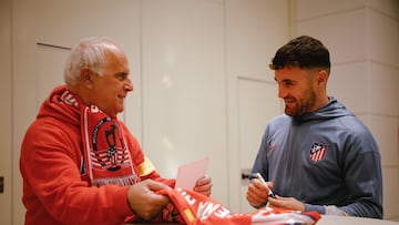 Galán, en un encuentro con los peñistas del Atlético en Extremadura organizado por el club rojiblanco esta tarde.