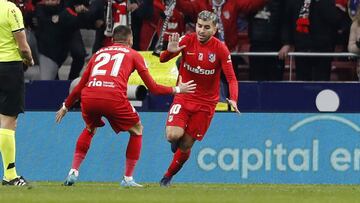 Carrasco y Correa celebran un gol del Atl&eacute;tico.