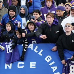 Who is singing the national anthem at the Lions vs Vikings game on Christmas Day?