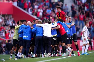 El Mallorca, que parecía dejar escapar el triunfo, vuelve a salir del descenso. Y, como no podía ser de otra forma, de la mano de Muriqi. Su Pirata recibió un balón dentro del área y la mandó a guardar con un violento zapatazo. Rompe a llorar el kosovar después de duras semanas para él.