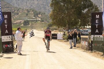 La Gran Fondo Ruta del Vino congregó a cerca de 80 competidores en el Valle de Colchagua.