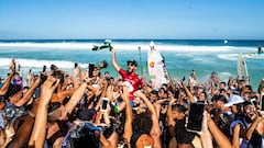 Filipe Toledo se lleva el oro en casa despu&eacute;s de la lesi&oacute;n de rodilla de John John Florence