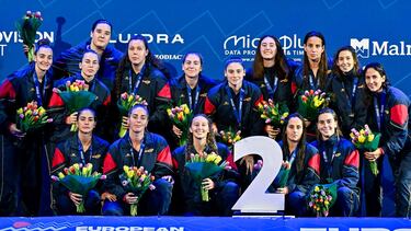 Las jugadoras de la Selección española femenina de Waterpolo, tras la plata conseguida en el Europeo de Eindhoven.
Spain Water Polo. Guerreras del Agua.