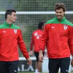 Llorente, a Aduriz: "Ha sido un placer compartir vestuario"