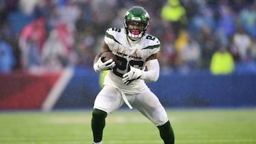 Tras una desastrosa de poco m&aacute;s de un a&ntilde;o con los Jets, Bell fue puesto en libertad e inmediatamente contratado por los vigentes campeones de la NFL.